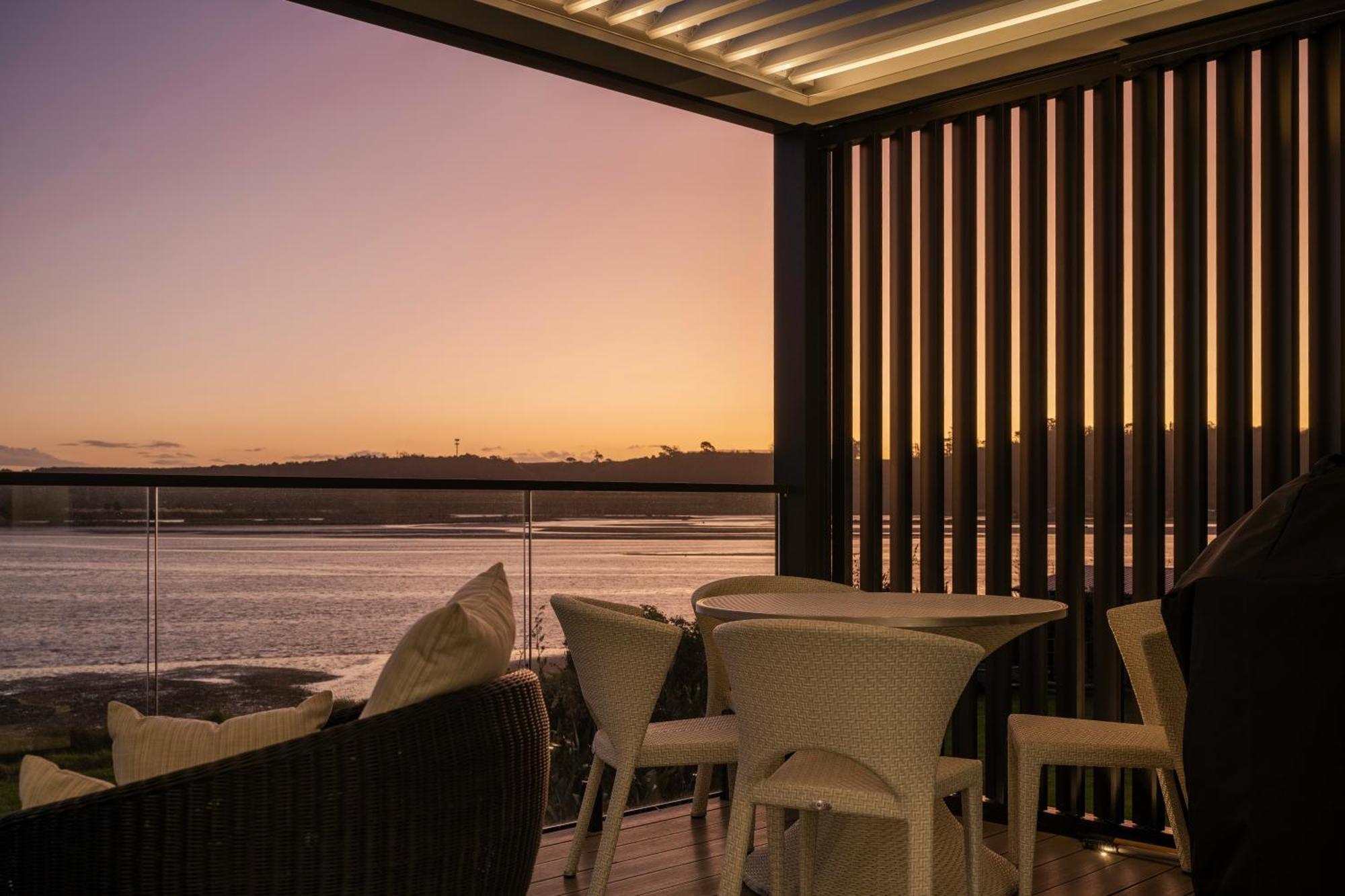 Pukehina Estuary Sunset Views Townhouse & Studio エクステリア 写真