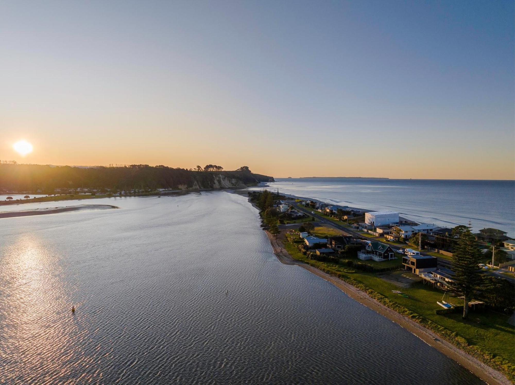Pukehina Estuary Sunset Views Townhouse & Studio エクステリア 写真